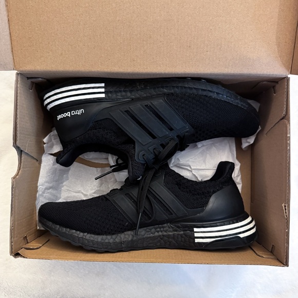 Adidas Ultraboost 5.0 DNA Black Running Sneakers Men’s 7 / Women’s 8.5 - Picture 1 of 5
